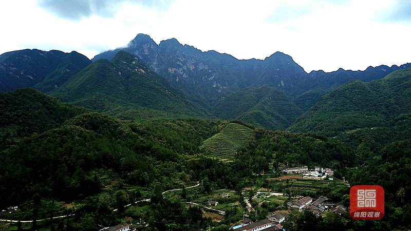 江油云鑼山原生態(tài)山脈.jpg